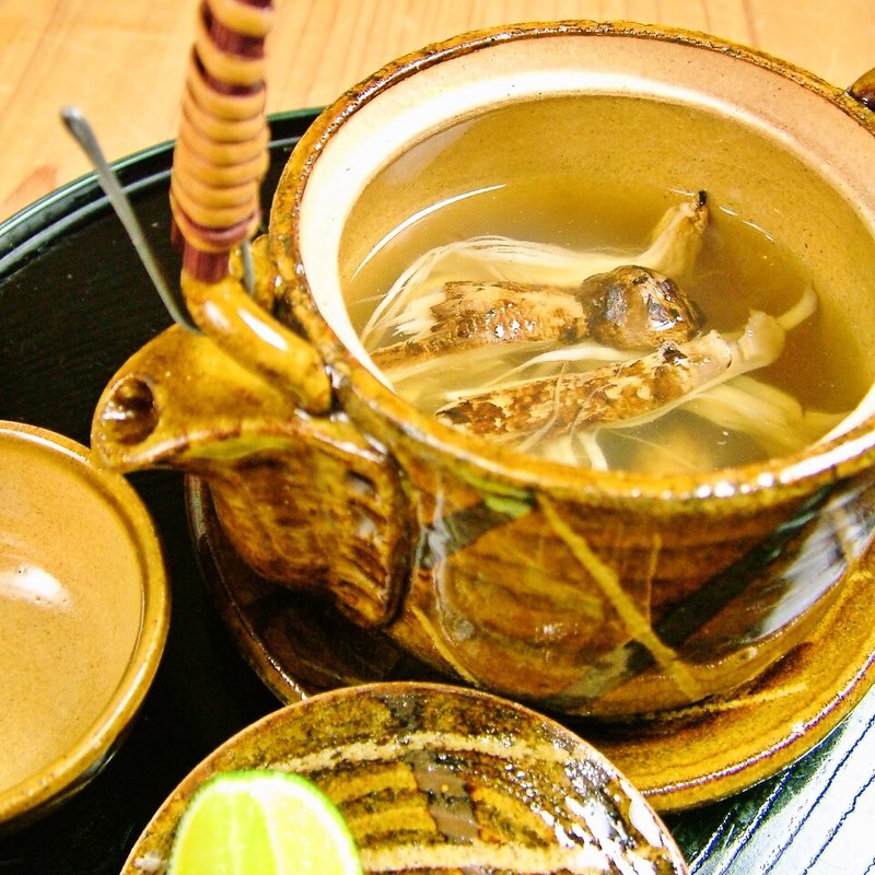 松茸の土瓶蒸し(鮨 みつや)