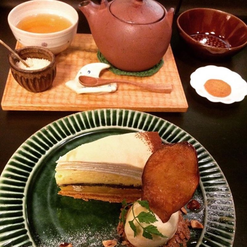 さつまいものミルクレープと月ヶ瀬春摘み(おスギスイーツカフェ )