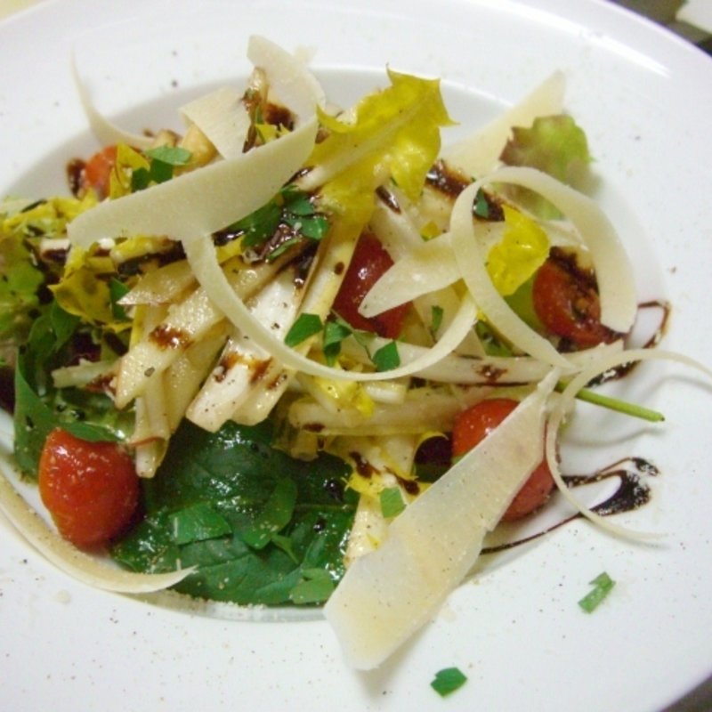 ゴルゴンゾーラチーズのサラダ(チェルト)