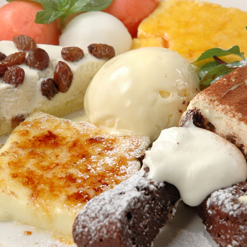 デザートの盛り合わせ(TAVERNA Quale)