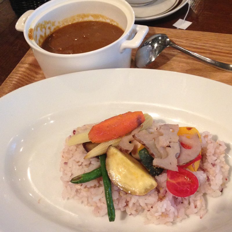 7種類の根菜カレー(ROUGH RARE )