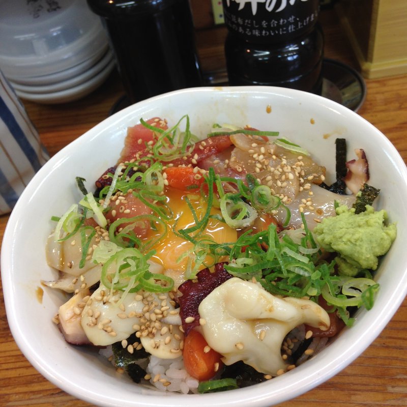 海鮮ヅケ丼(市場食堂 えきまえ屋 元町店)