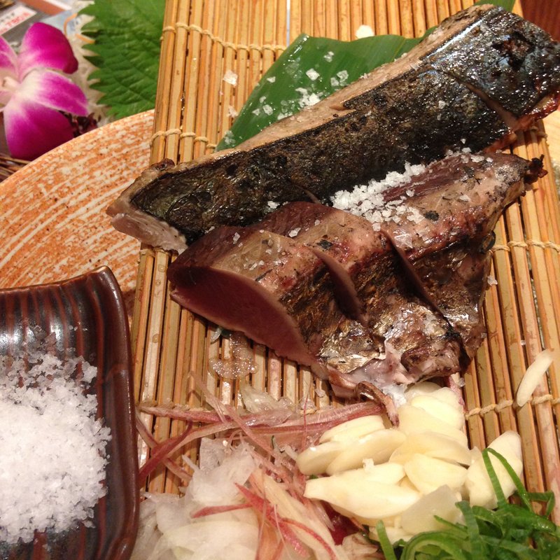 産地直送かつおの藁焼き塩たたき(土佐清水ワールド )