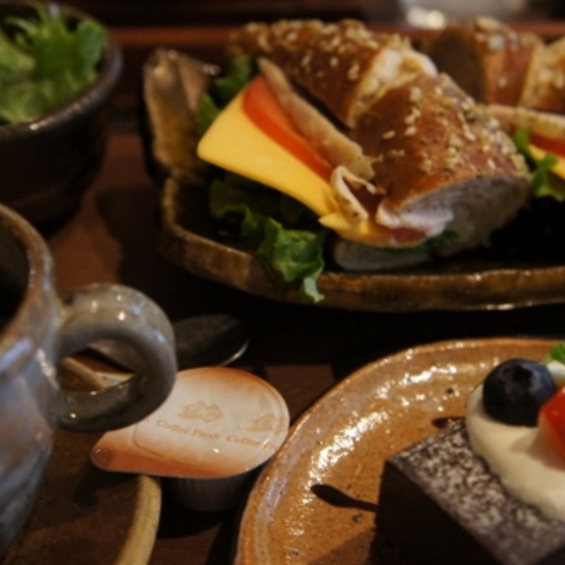 休日のランチセット（クロワッサンサンド）(うつわcafeと手作り雑貨の店 ゆう 大阪梅田店)