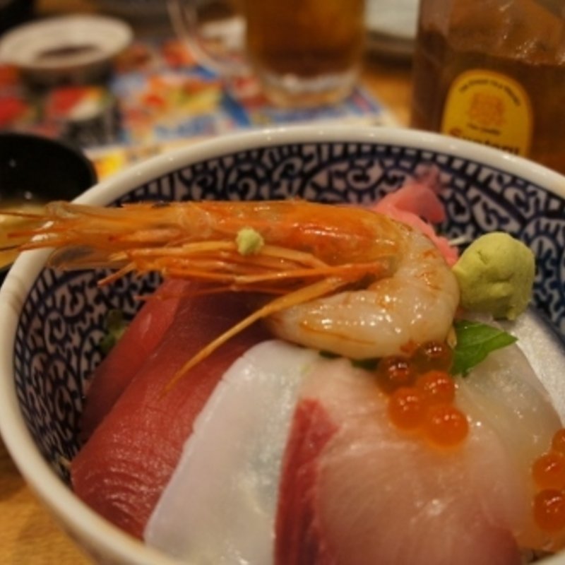 海鮮丼(市場食堂　駅前 サンキタ店 （いちばしょくどう えきまえ）)