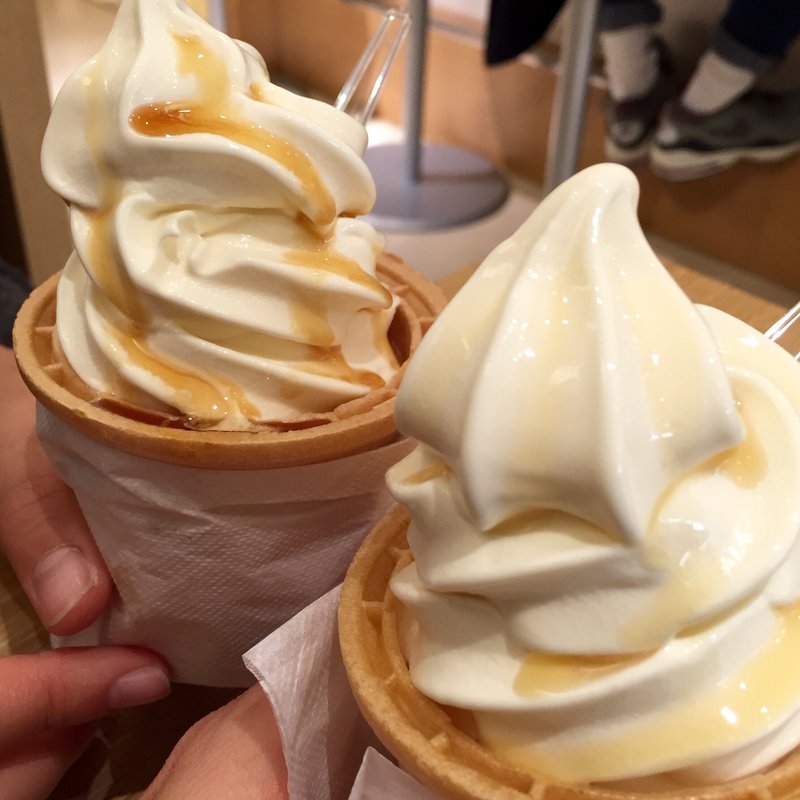 酒かすミルクソフト@黒みりん&ジンジャー(SAKE SHOP 福光屋 玉川店)