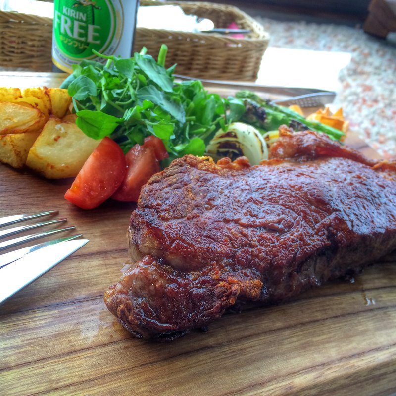 熟成、足柄牛の炭火焼き(珊瑚礁 モアナマカイ店)