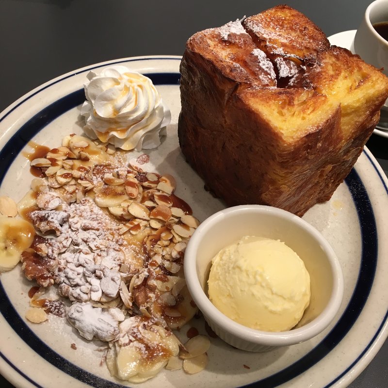 キャラメルナッツバナナフレンチトースト(WIREDCAFE)