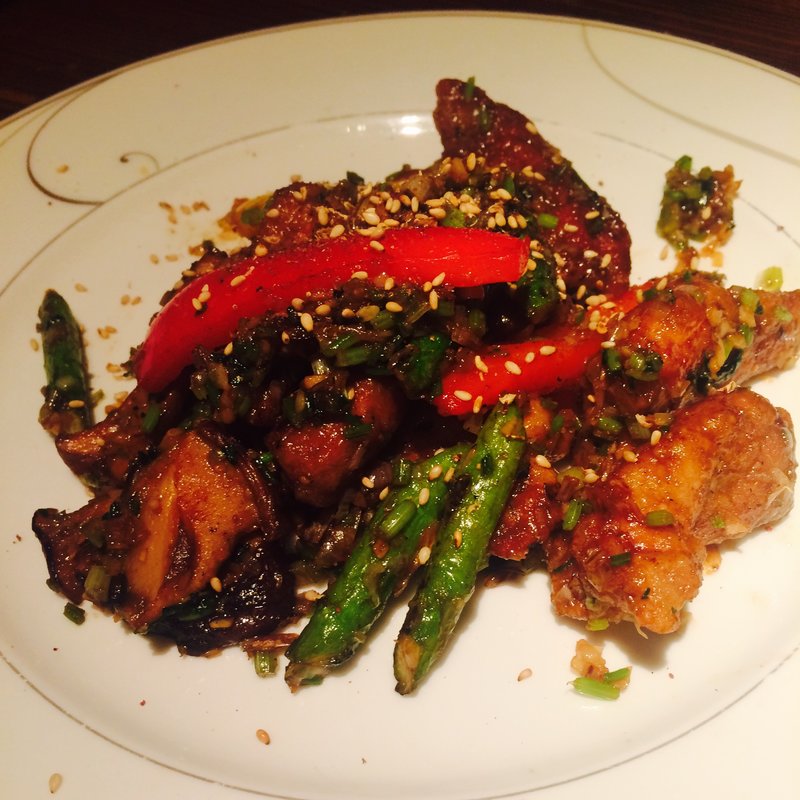 豚ヒレのパクチー炒め(月世界)