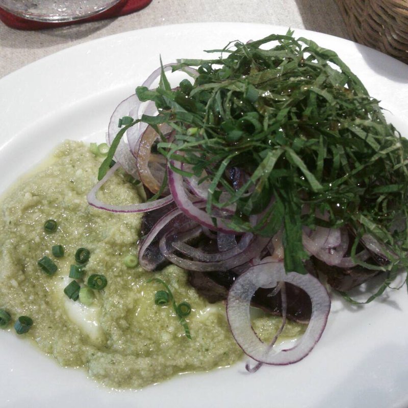 カツオのカルパッチョ　ゴルゴンゾーラチーズソース(La Porte Rouge （ラ ポルト ルージュ）)