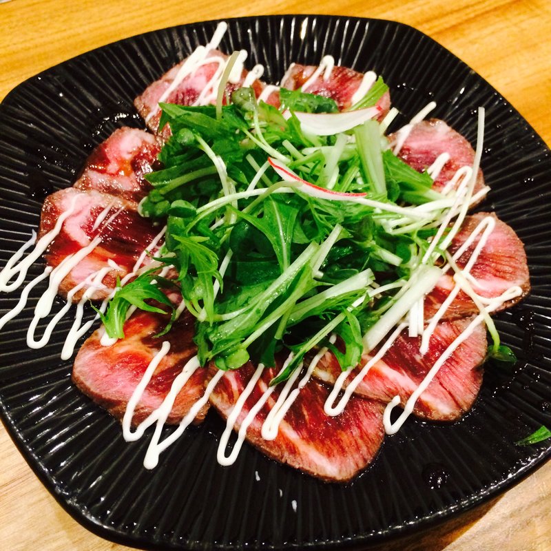 牛ザブトンのカルパッチョ バルサミコソース(和食バル ジャポン)