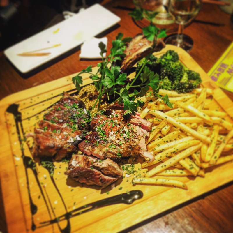 イベリコ豚の炭火ステーキ （マジョルカの塩で）(eL MamBo 茅ヶ崎〜スペイン料理とワイン〜)