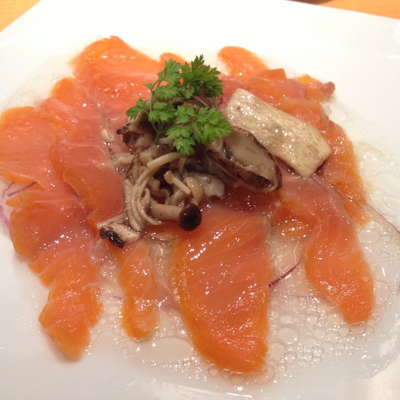 サーモンのカルパッチョ(オールドステーション )