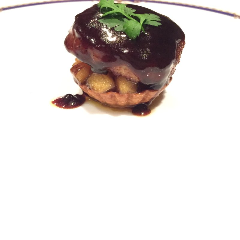フォアグラとリンゴのタルト(仏蘭西料理 Ｎ)