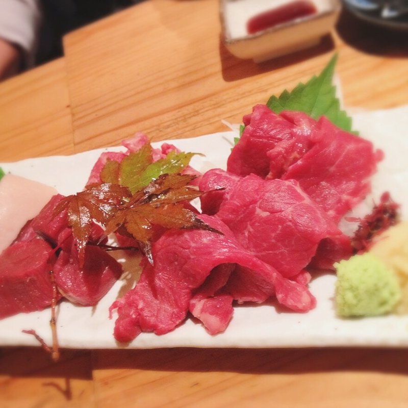 【特選馬刺しの盛り合わせ】(馬喰ろう 神田店)