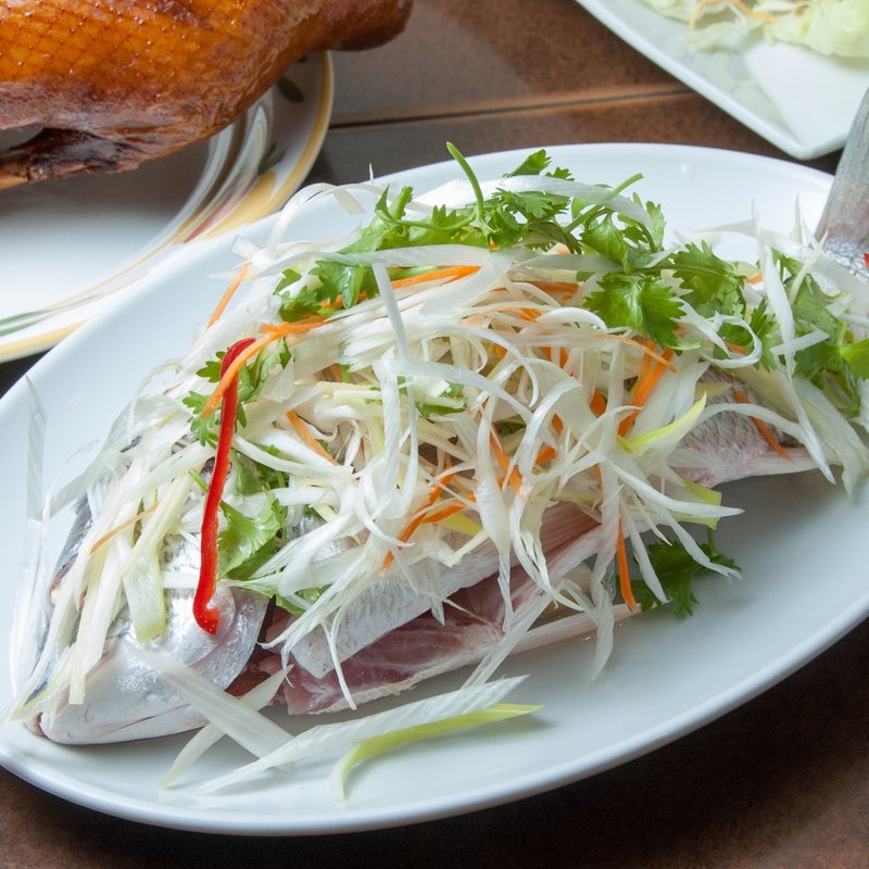 黒鯛の姿蒸葱さらし(東京中華街 池袋北口店 （トウキョウチュウカガイ）)