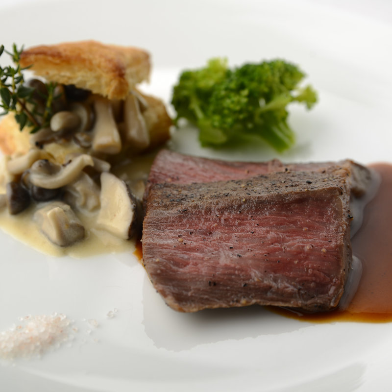 アンガス牛のロティ(銀座フレンチ＆ワインバー地球星)