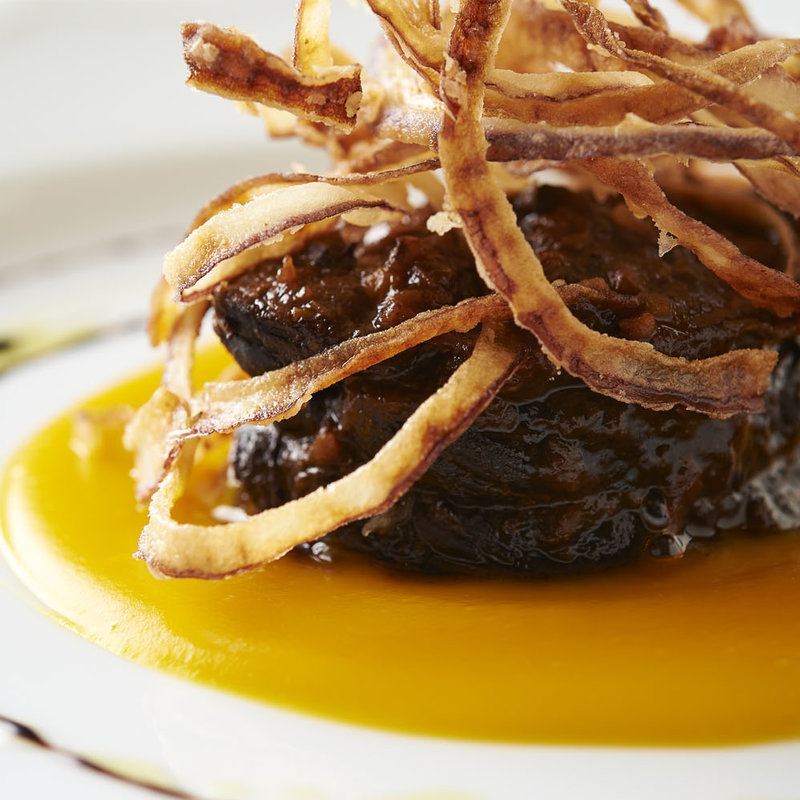 牛ホホ肉の赤ワイン煮込み(トルナヴェント)