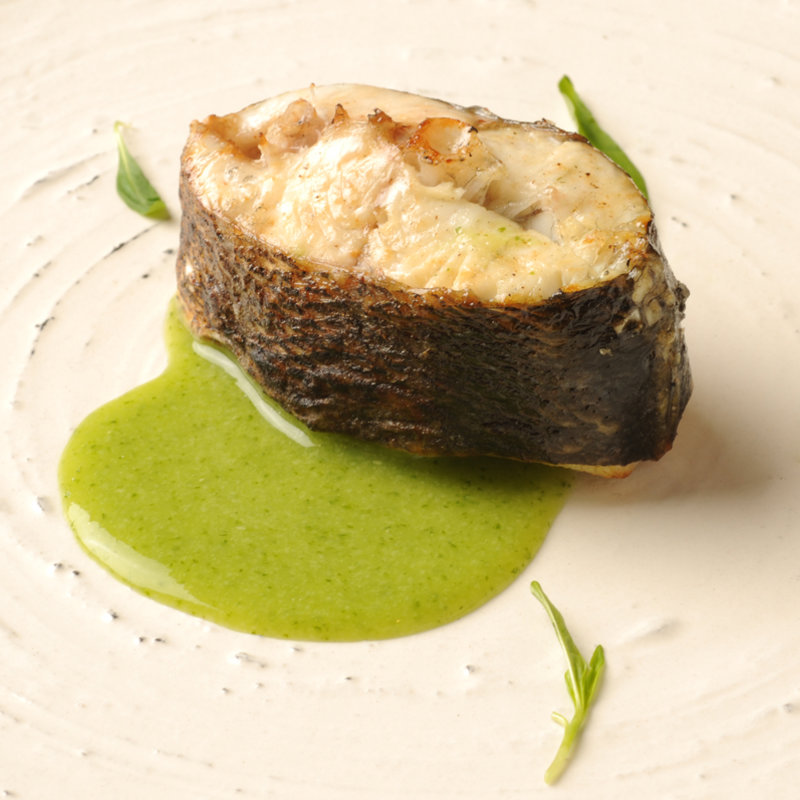 さわらのグリル　バジルソース(うふふ 新宿住友ビル店 炭火焼・熔岩焼 SUMIBI DINING)