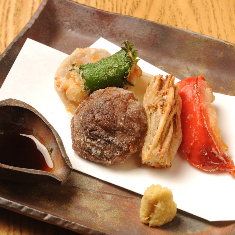 季節の天麩羅(うふふ 新宿住友ビル店 炭火焼・熔岩焼 SUMIBI DINING)