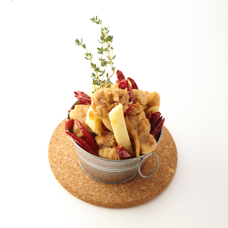 唐揚げバケツ(高田馬場1丁目バル ウルスラ （URSULA）)