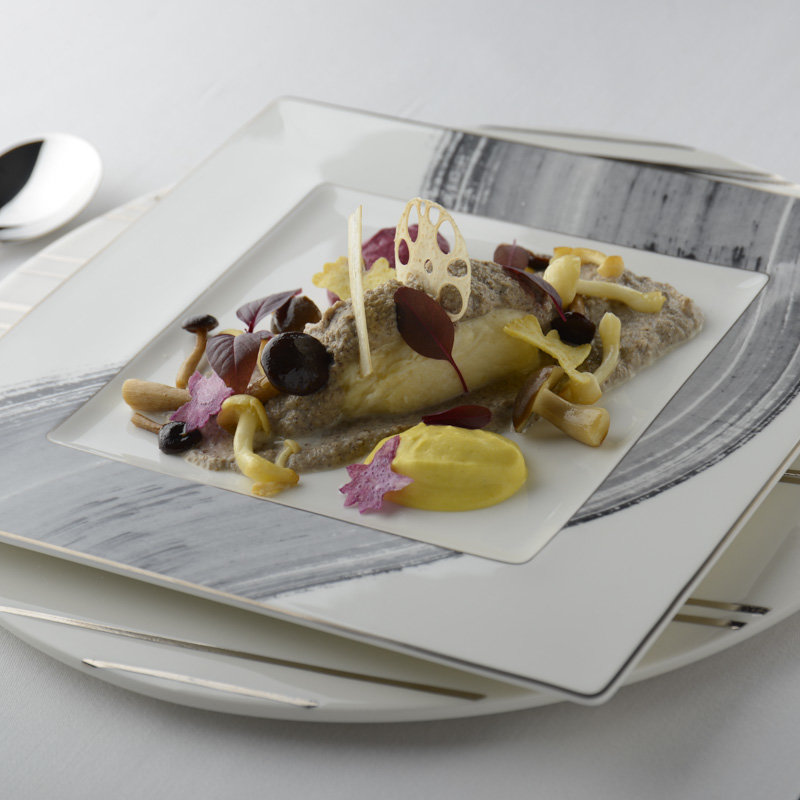 イサキの香草パン粉焼き(Steak Dining Vitis)