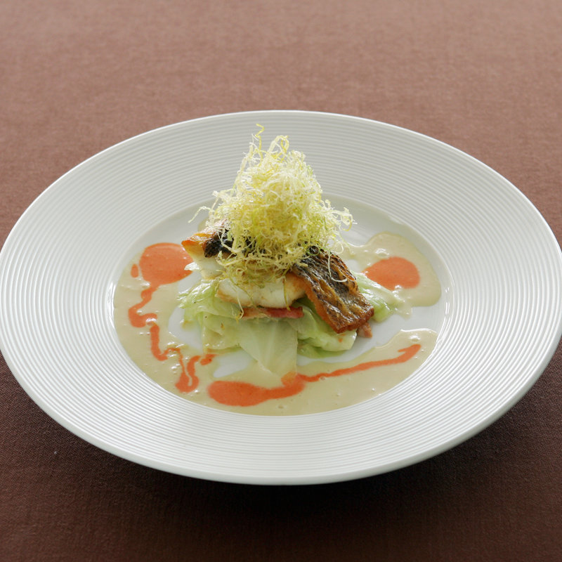 鰆のグリル　キャベツとともに(ヴァン・ブルー)