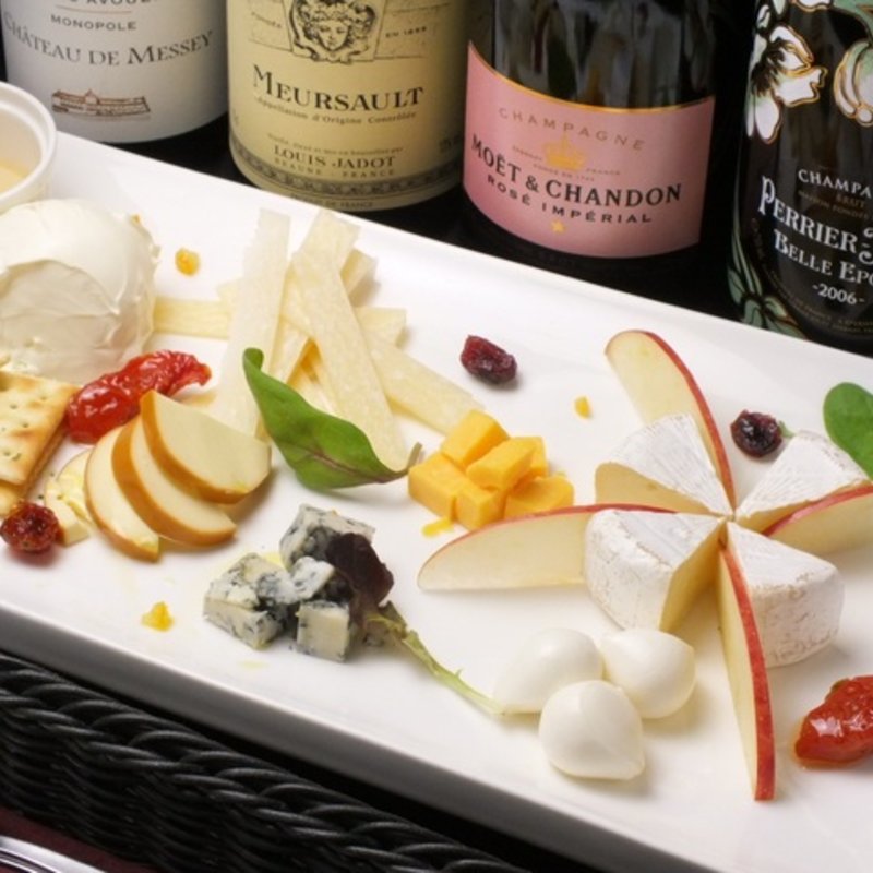 チーズ盛り合わせ(秋葉原ダイニング ラフィーネ)