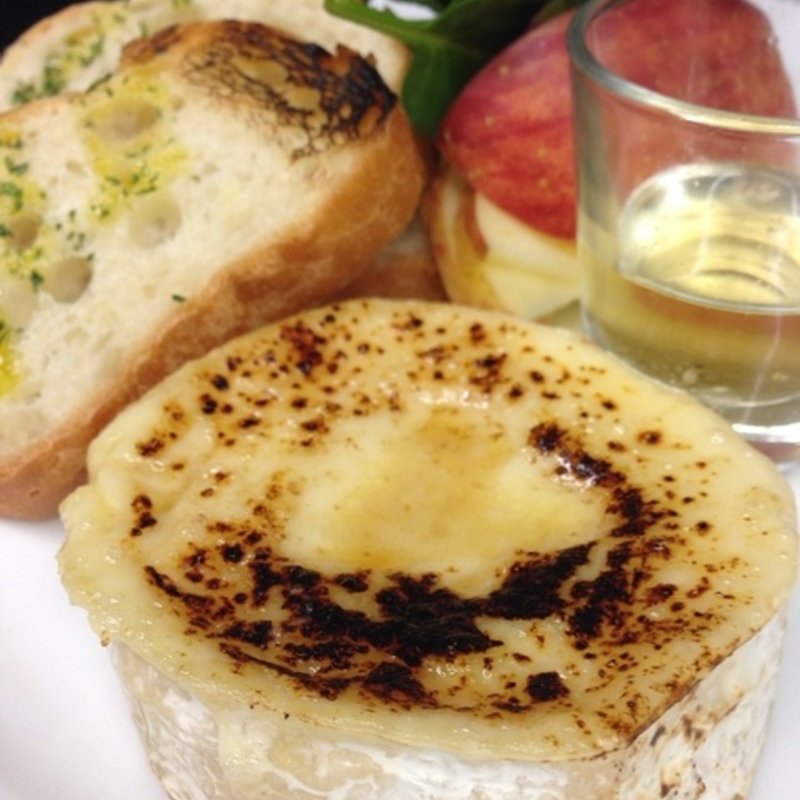 あつあつカマンベール(秋葉原ダイニング ラフィーネ)