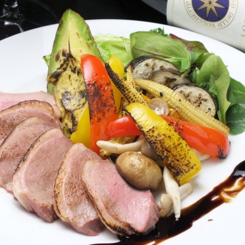 炙り鴨とグリル野菜のサラダ仕立て～バルサミコソース～(秋葉原ダイニング ラフィーネ)