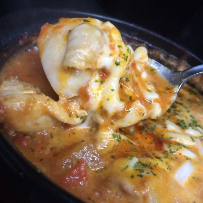 とろ～りチーズのミニトマト鍋(秋葉原ダイニング ラフィーネ)