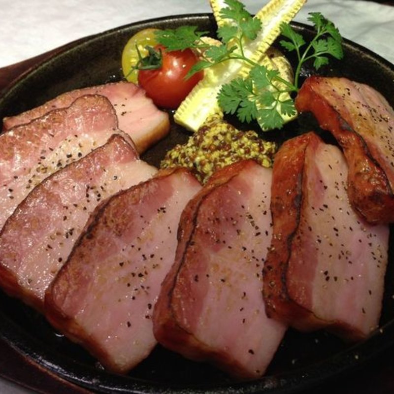 ベーコンステーキ(秋葉原ダイニング ラフィーネ)