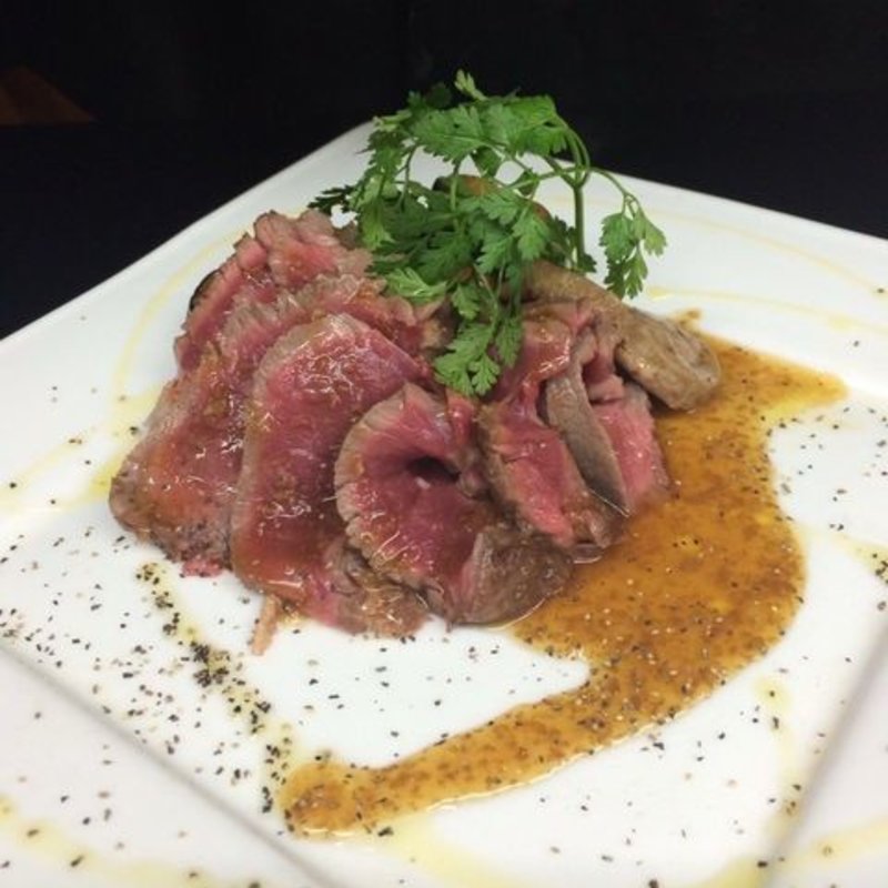 牛肉のグリル〜シャリアピンソースにフォアグラを添えて〜(秋葉原ダイニング ラフィーネ)