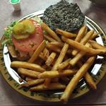 ハンバーガー(Yukon Motel Restaurant)