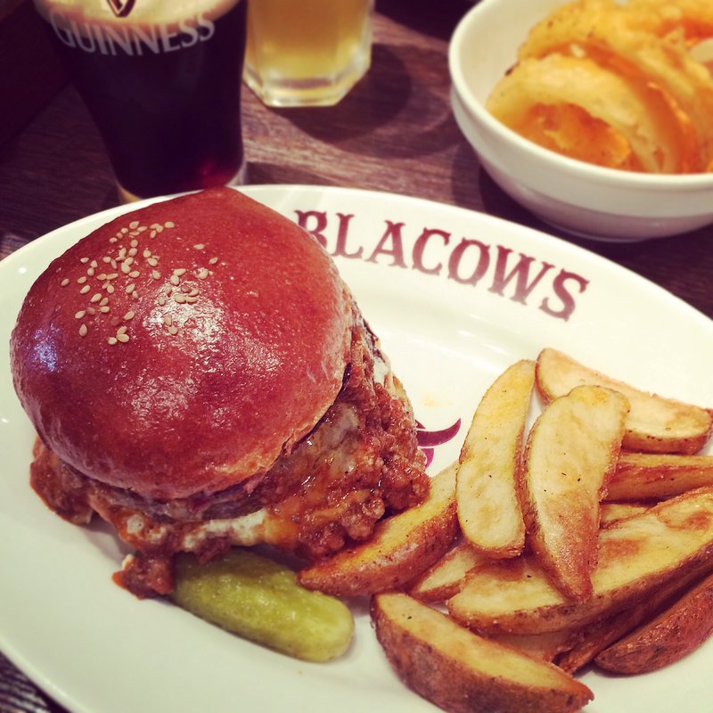 ミートソースチーズバーガー(BLACOWS)