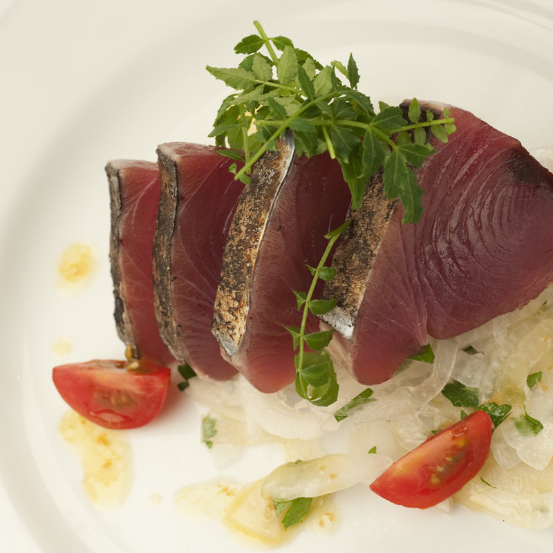 カツオのカルパッチョ(ヴィノ・ヒラタ)