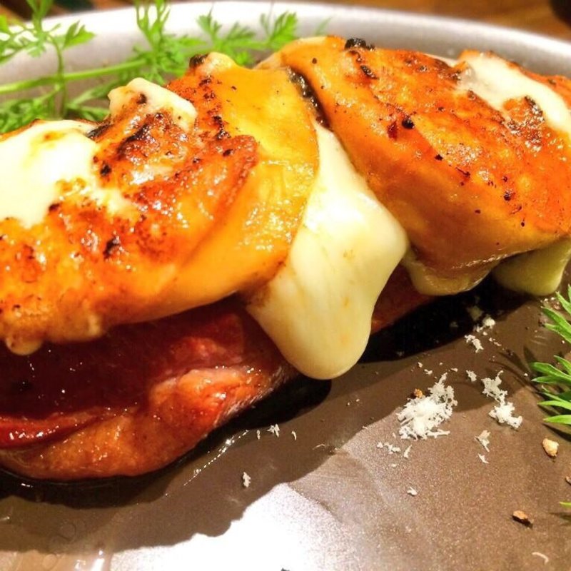 グリルチキンのチーズサンド(WE ARE THE FARM （ウィーアーザファーム）)