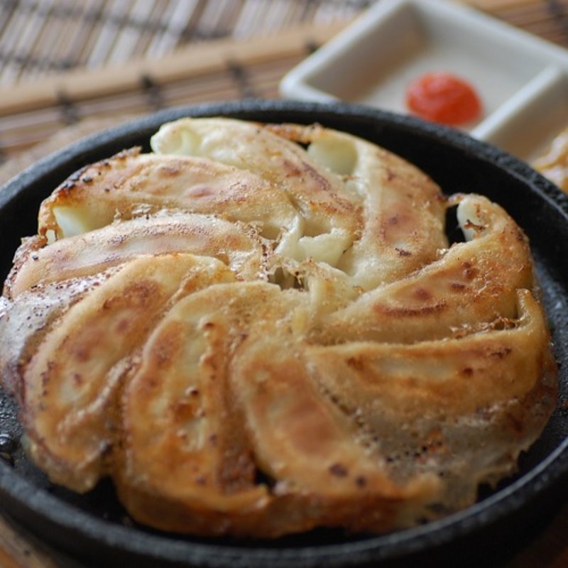 博多鉄板ぎょうざ　　(ばんぺい柚 )