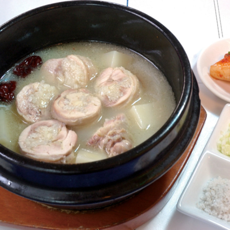 甲州高原鶏 サムゲタン（モチ入り） 約2人前(熱風食堂ＴＹＰＨＯＯＮ秋葉原店)