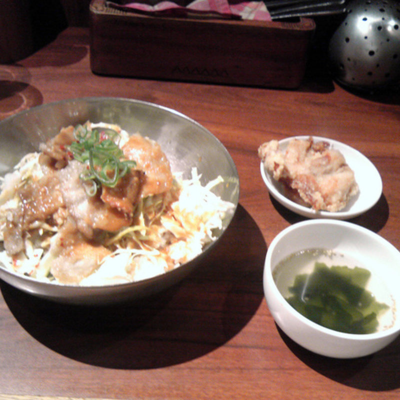 豚丼(熱風食堂ＴＹＰＨＯＯＮ秋葉原店)