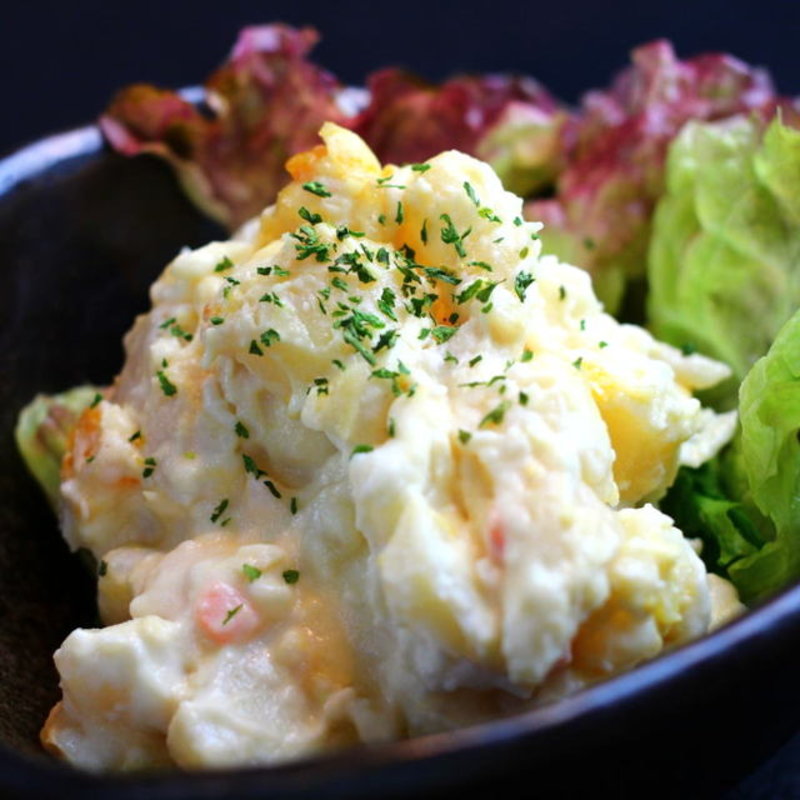 燻製ポテトサラダ(秋葉原バル モンパカ )