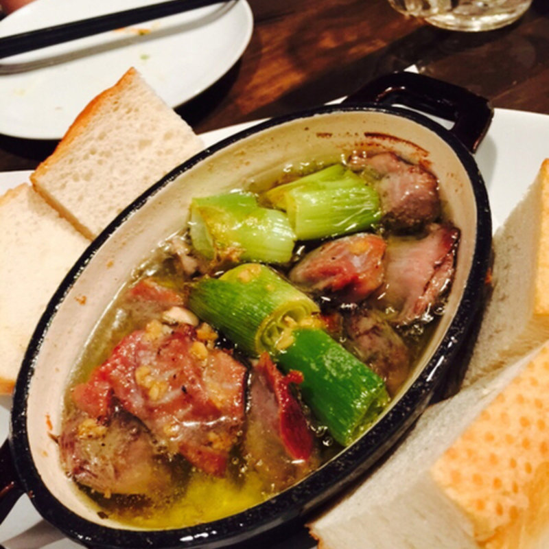 砂肝のアヒージョ(秋葉原バル モンパカ )