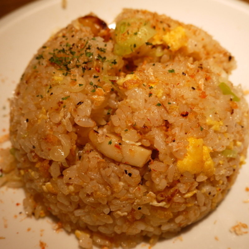 桜エビ香るガーリックチャーハン(秋葉原バル モンパカ )