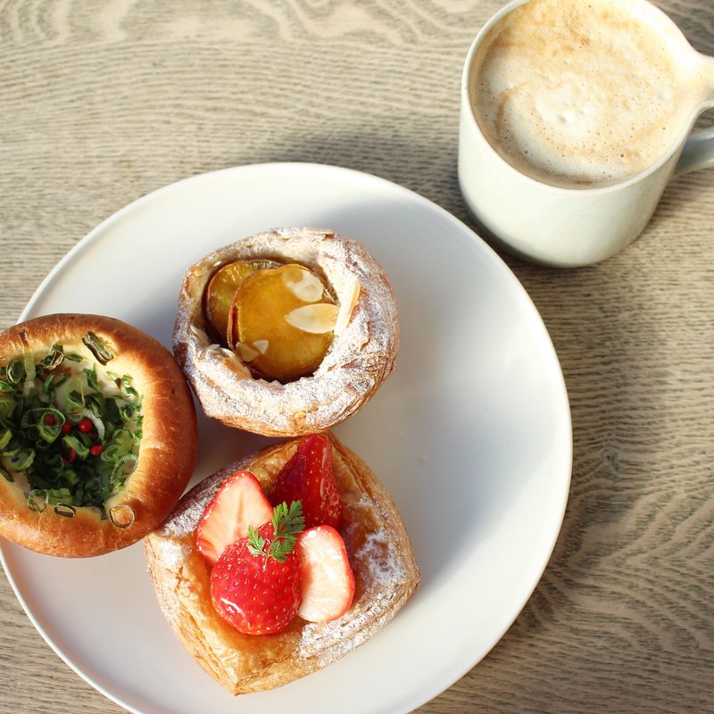 苺と練乳あんのデニッシュ(ユヌクレ (uneclef))