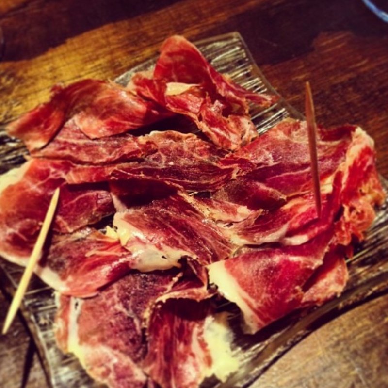 本日のオススメ スペイン産生ハム(eL MamBo 茅ヶ崎〜スペイン料理とワイン〜)