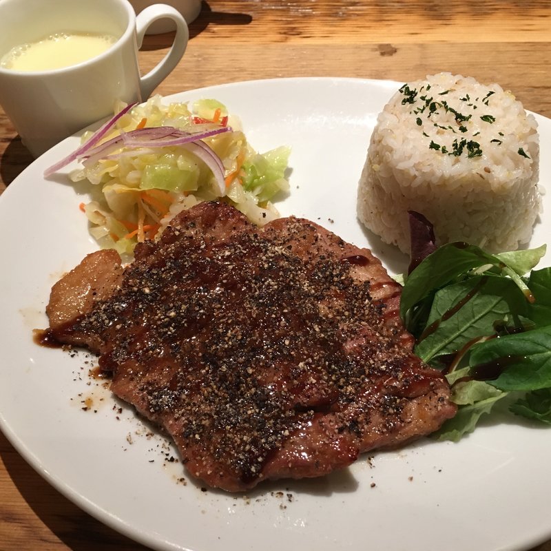 ブラックポークジンジャープレート(アイビアー ルサンパーム （iBeer LE SUN PALM）)