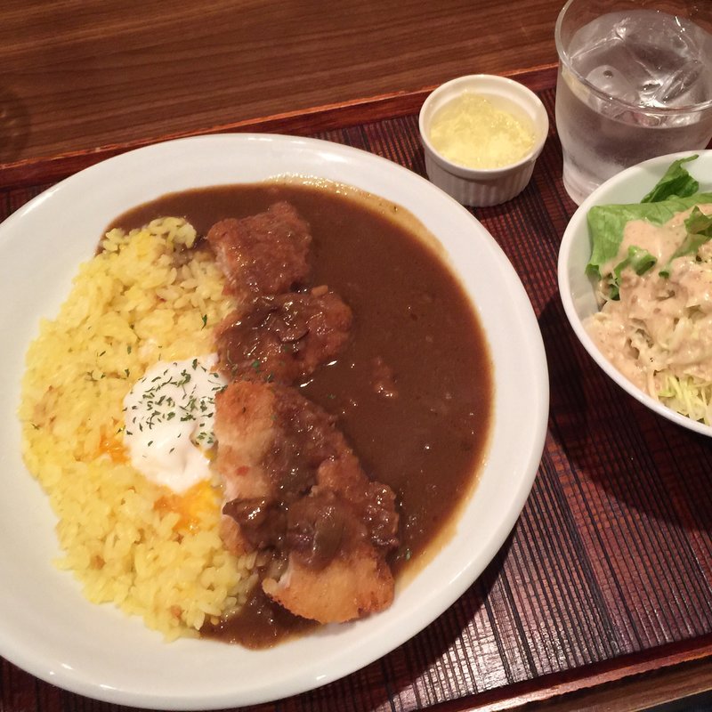 ビーフカレー+チキンカツ(カフェ フリーバード)