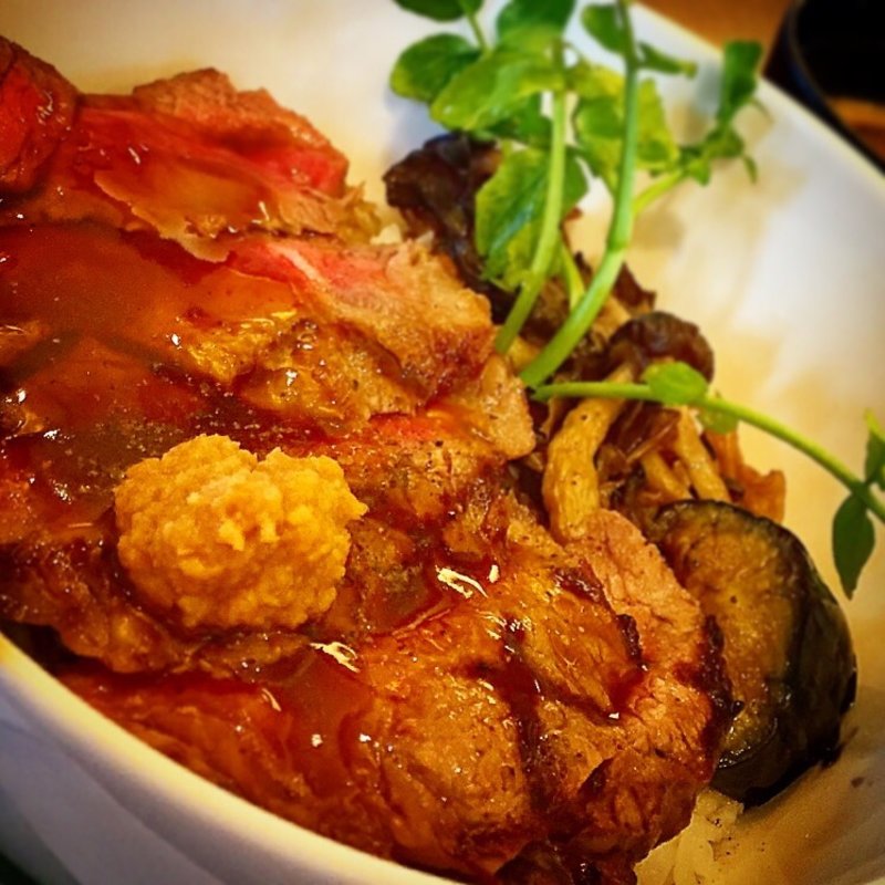 アンガスサーロインステーキ丼(ロイヤルホスト東松山店)