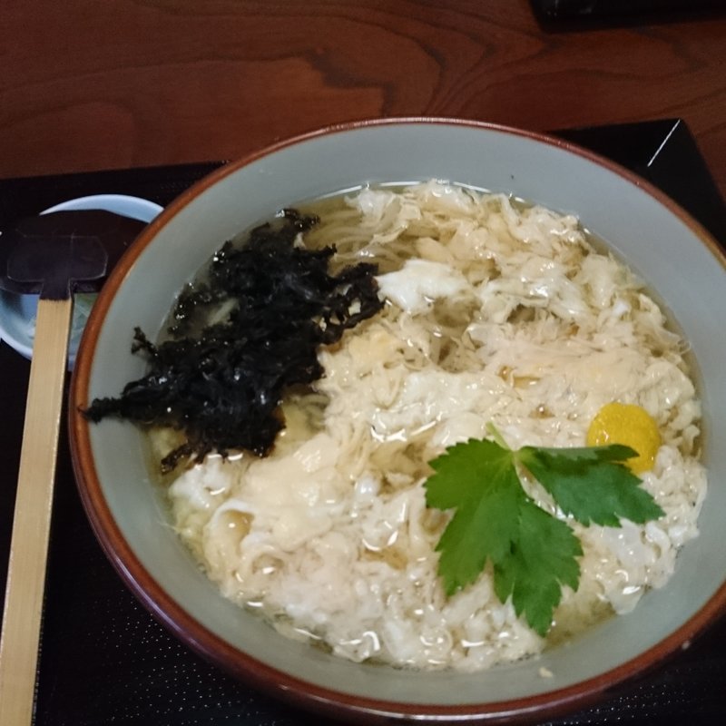 玉子とじそば (蕎麦いんなみ)