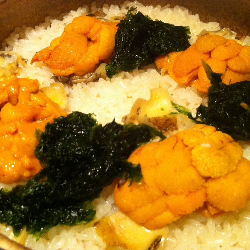 雲丹とアワビの土鍋(分とく山 飯倉片町)